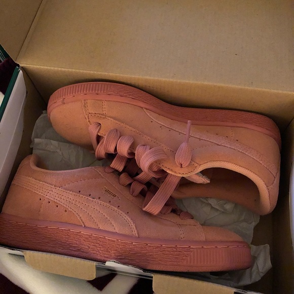 Suede Pumas - Picture 3 of 4